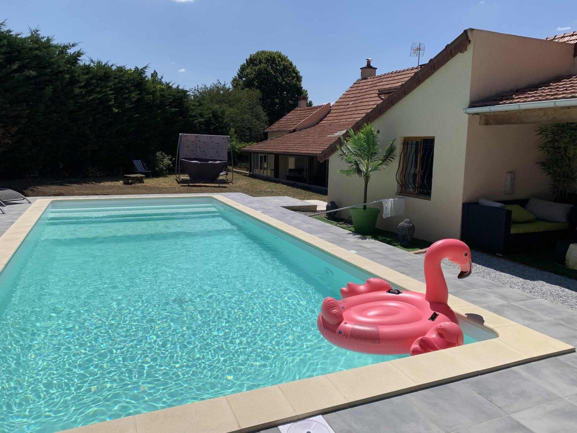 Maison Piscine et Jacuzzi Saint-Germain-des-Fosses Extérieur photo