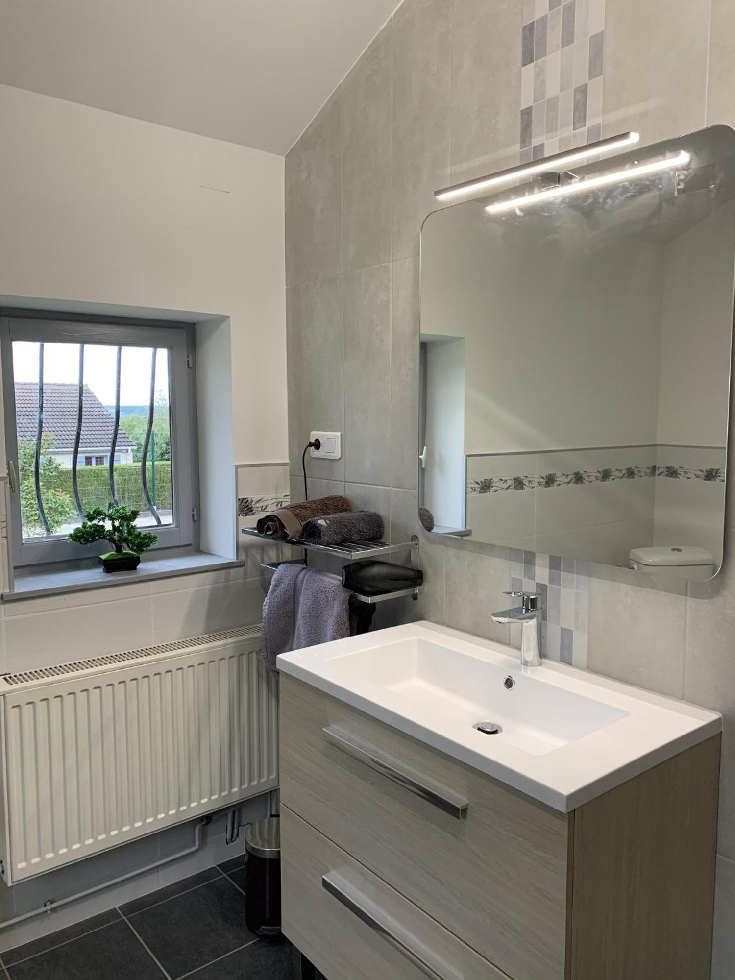 Maison Piscine et Jacuzzi Saint-Germain-des-Fosses Chambre photo