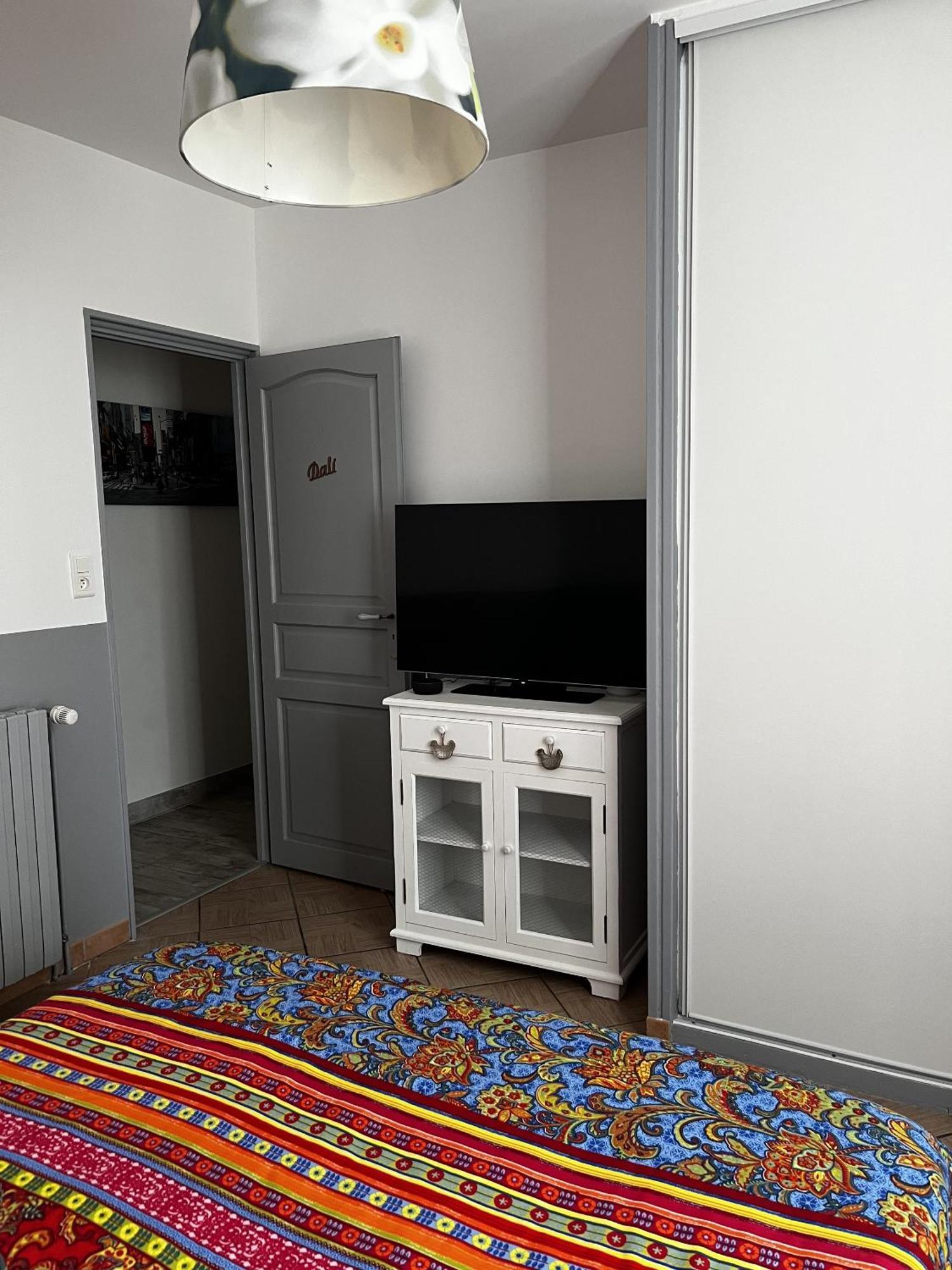 Maison Piscine et Jacuzzi Saint-Germain-des-Fosses Chambre photo